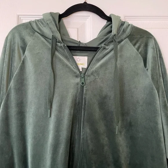 EUC Aerie Dark Green Velour Zipped Hoodie - Picture 3 of 6